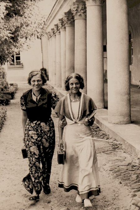 Zofia i Natalia na wakacjach w 1936 roku (archiwum rodzinne)